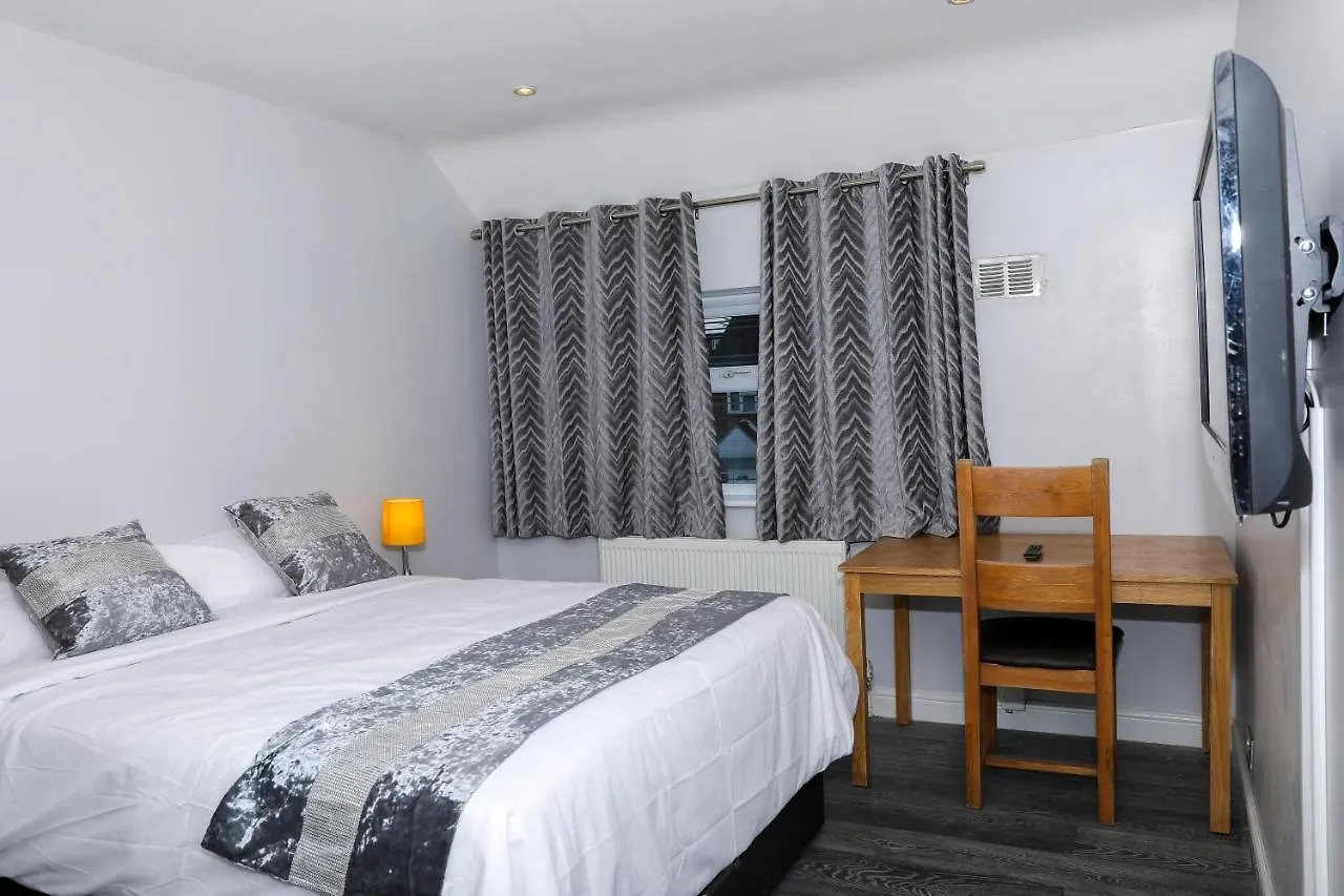 Apartment Entire 3 Bedroom, 2 Baths, 2 Toilets, Sleeps 10 Welling United Kingdom